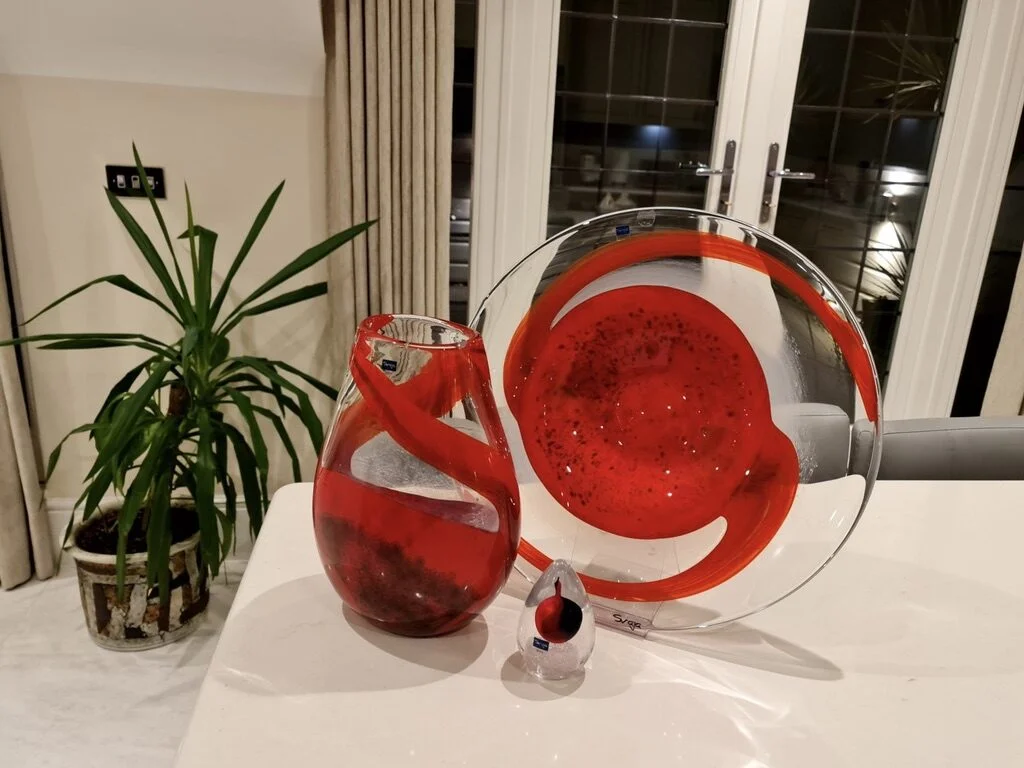 Svaja Red Sands Glass Plate in Situ